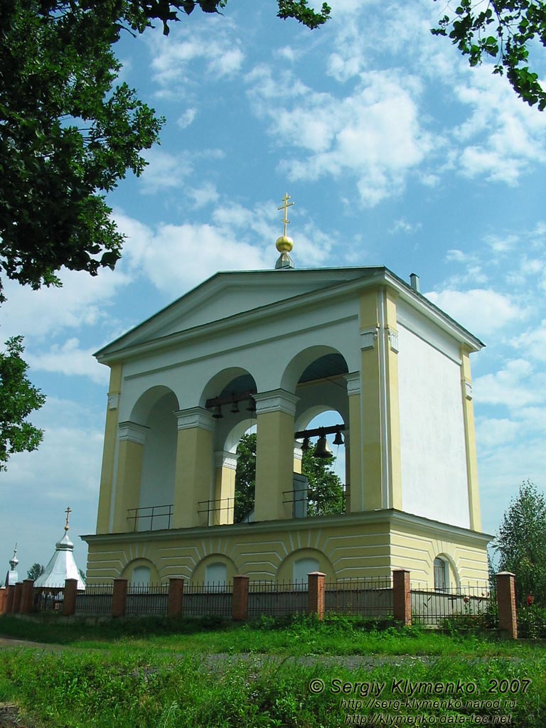 Диканька, Полтавская область. Фото. Родовое поместье Кочубеев. Колокольня (1810 год) Николаевской церкви.