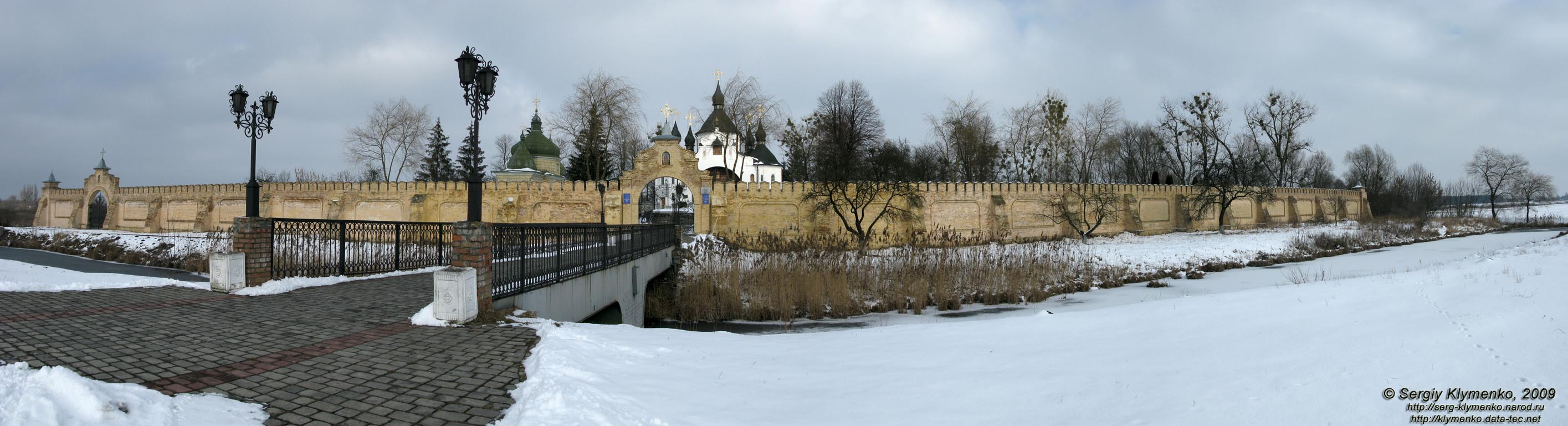 Ровенщина. Пляшева («Казацкие могилы»). Фото. Свято-Георгиевский мужской монастырь на Казацких могилах (Украинская Православная Церковь, Киевский Патриархат).