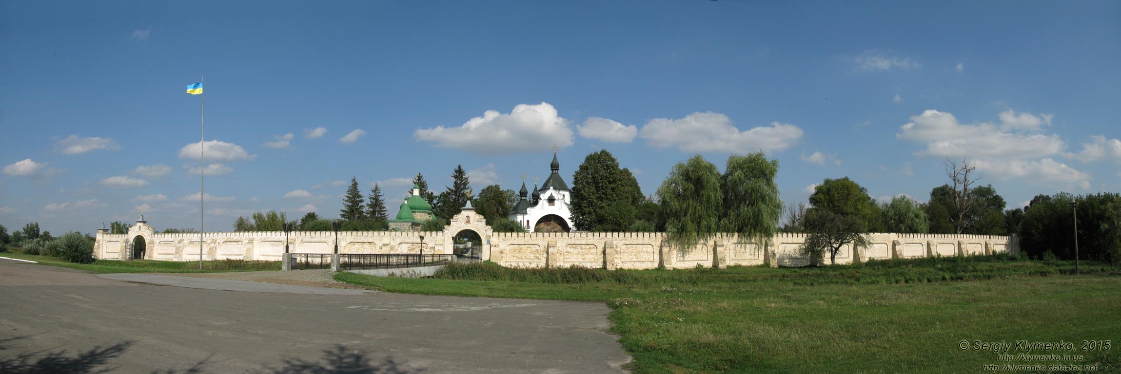 Ровенщина. Пляшева («Казацкие могилы»). Фото. Свято-Георгиевский мужской монастырь на Казацких могилах. Панорама ~120° (50°20'55.00"N, 25°11'35.20"E).