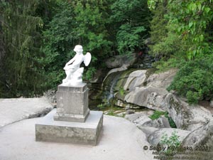 Умань, парк «Софиевка». Статуя «Амур».