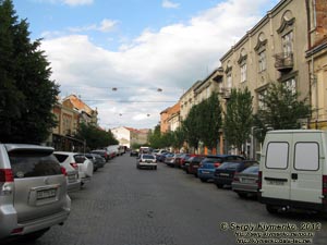 Ужгород. Фото. На улице Корятовича (вид от пересечения с улицей А. Волошина).