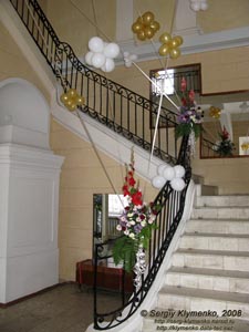Винничина. Фото. Тульчин. Старый дворец Потоцких, парадная лестница.