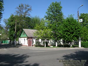 Киевская область, Ворзель. Фото. Ворзельская библиотека им. Д.И. Бедзика.