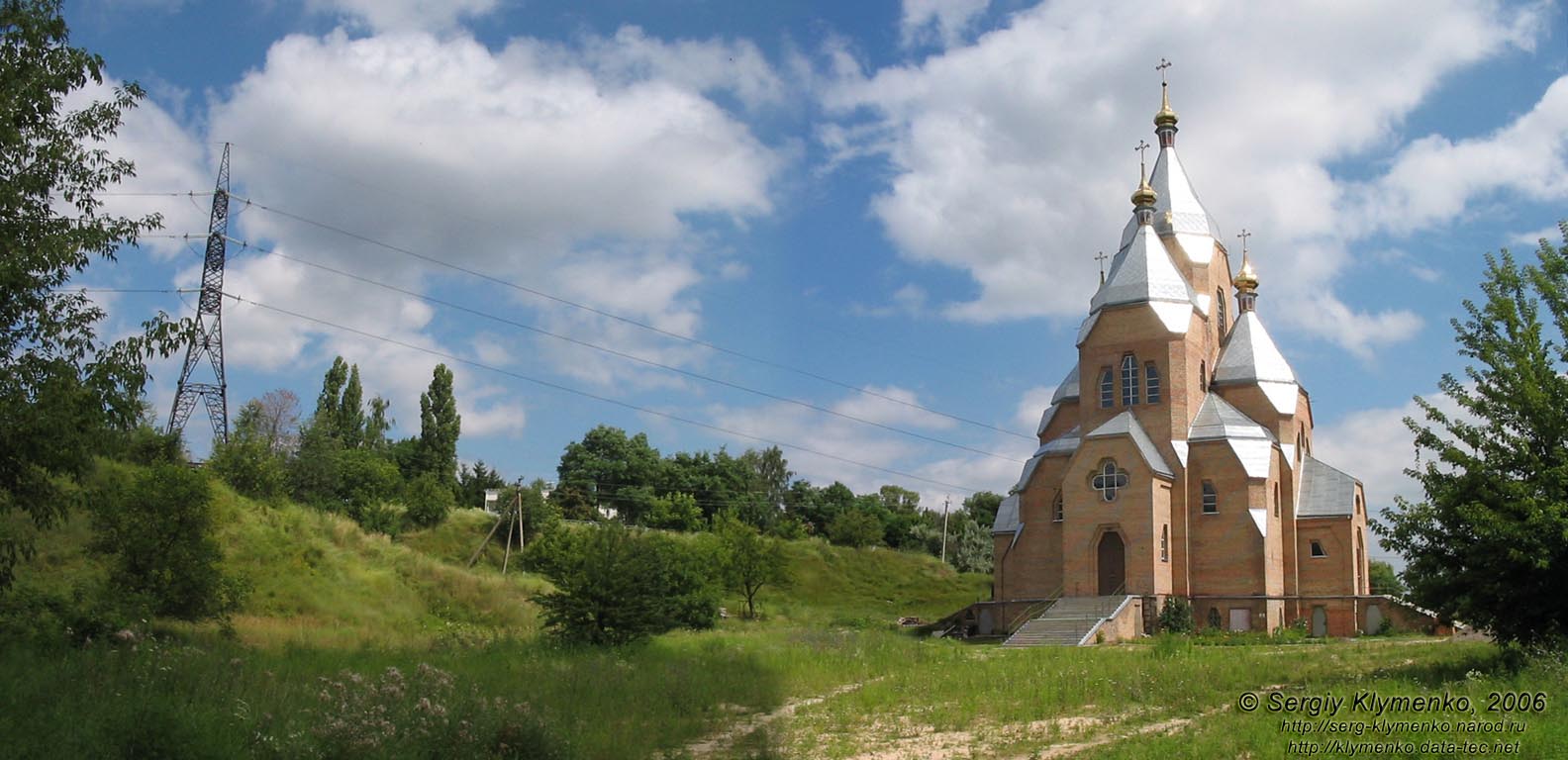 Вышгород, одна из современных церквей