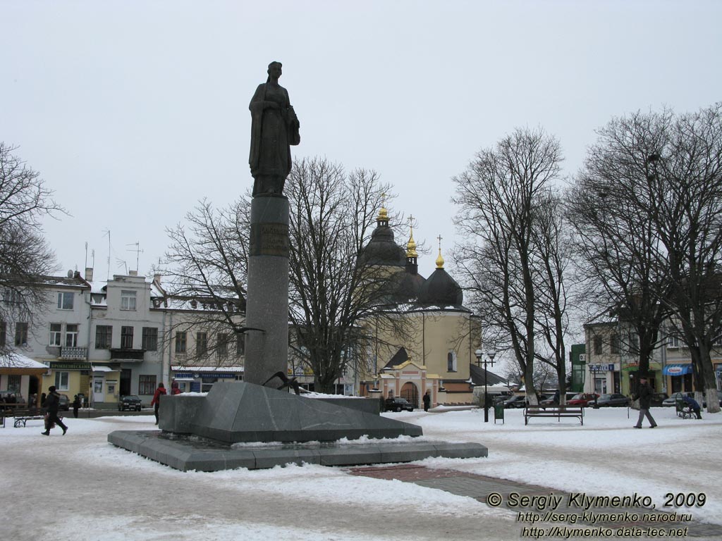 Ивано-Франковская область. Рогатин. Фото. Памятник Роксолане (Насте Лисовской).