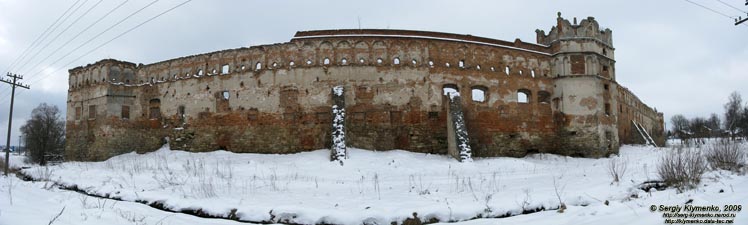 Львовская область. Старое Село. Фото. Замок в Старом Селе. Панорама (~90°) снаружи с востока.
