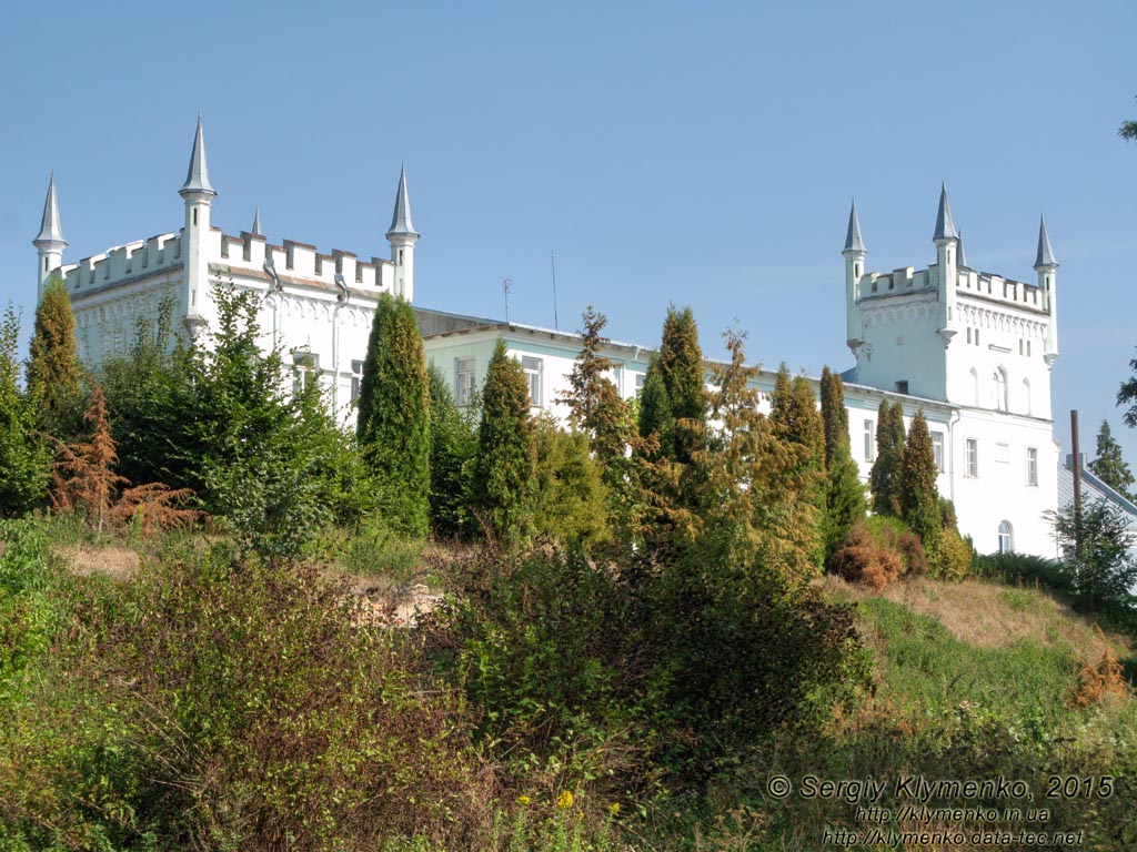 Тернопольщина. Село Белокриница (Кременецкий район). Фото. Юго-западный (парковый) фасад Белокриницкого дворца.