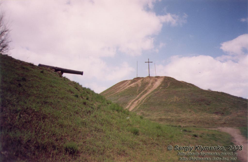 Крест на самом высоком холме Хортицы...