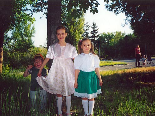 Арсеній, Олександра та Наталія, ймовірно - травень 2003
